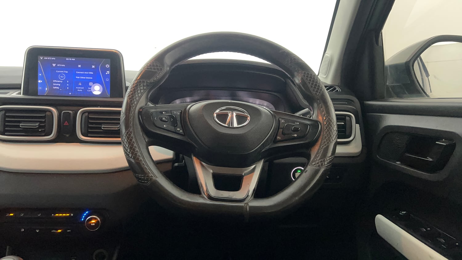 Used 2022 Tata Punch Accomplished MT Petrol Manual interior STEERING VIEW