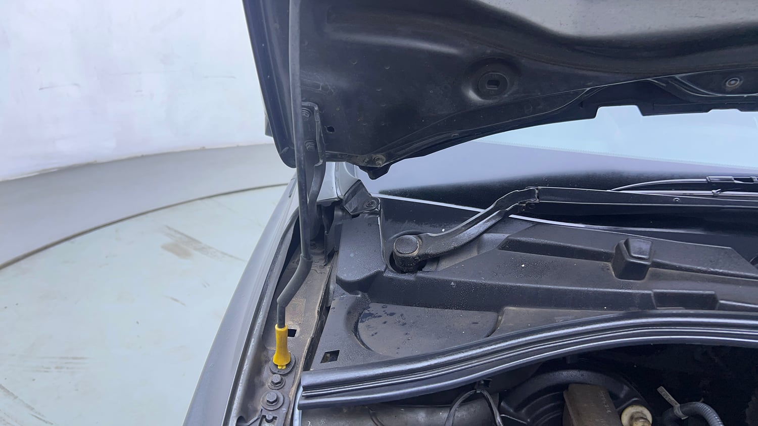 Used 2023 Tata Tigor XZ Plus Petrol Manual engine ENGINE RIGHT SIDE HINGE & APRON VIEW