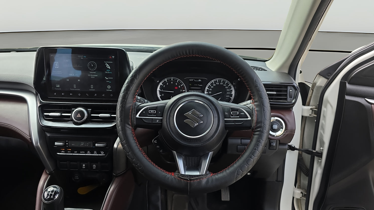 Used 2023 Maruti Suzuki Grand Vitara Zeta Smart Hybrid Petrol Manual interior STEERING VIEW