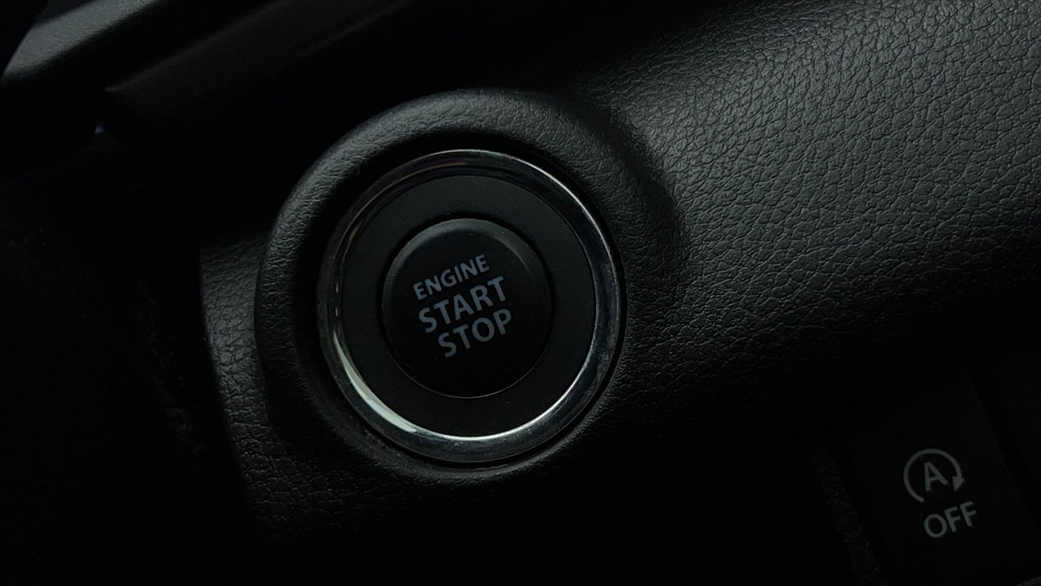 Used 2023 Maruti Suzuki XL6 Alpha Plus MT Petrol Petrol Manual top_features Keyless start
