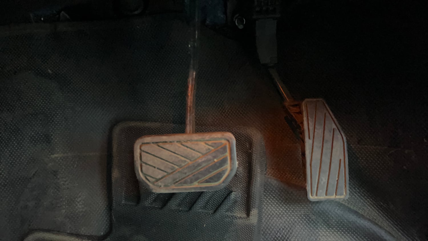 Used 2023 Maruti Suzuki XL6 Zeta AT Petrol Petrol Automatic interior PEDALS VIEW
