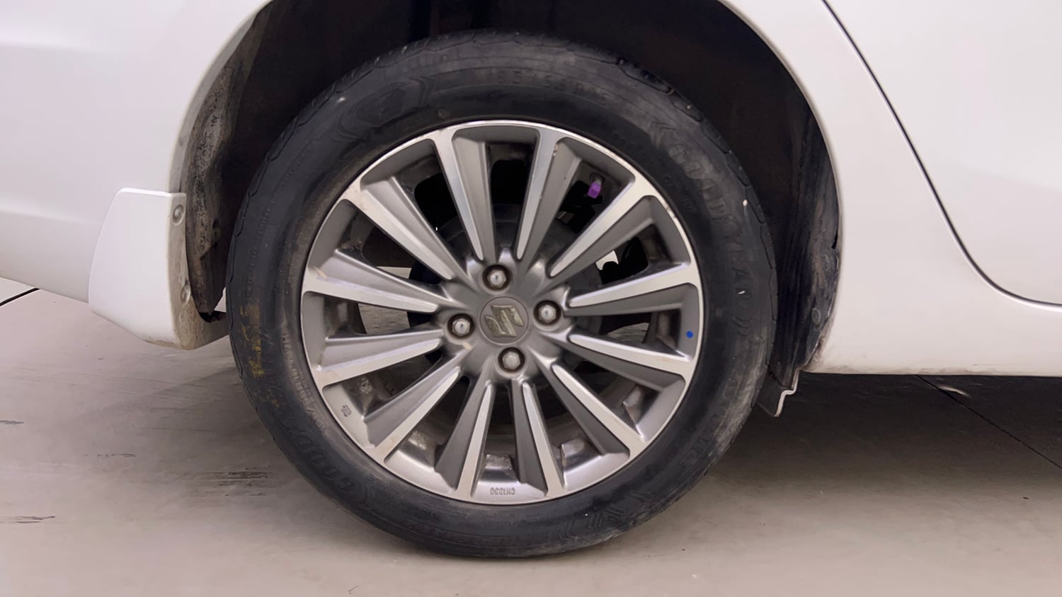 Used 2018 Maruti Suzuki Ciaz Alpha 1.3 Diesel Diesel Manual tyres RIGHT REAR TYRE RIM VIEW