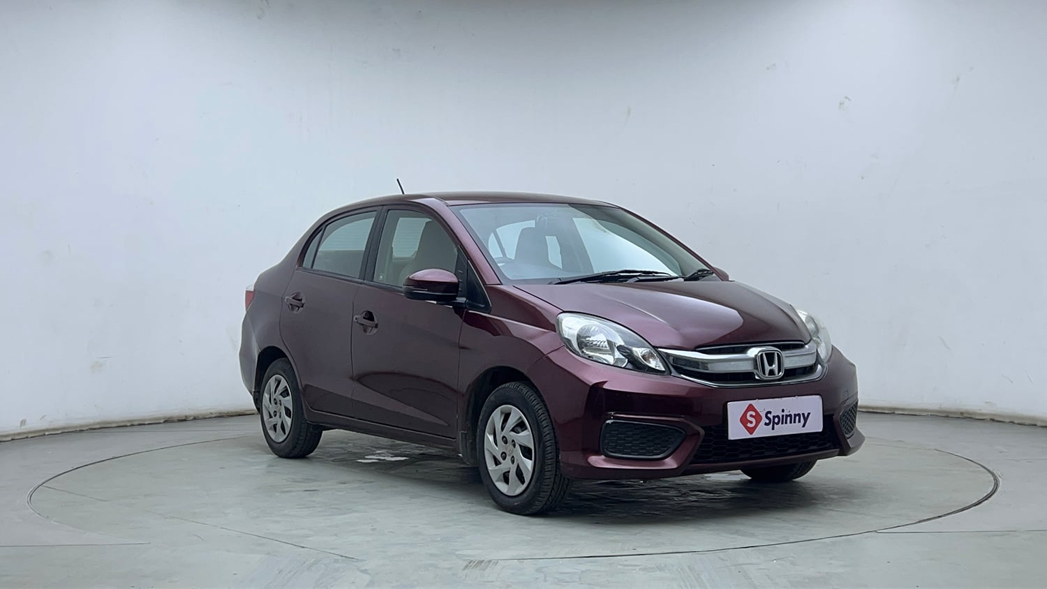 Used 2018 Honda Amaze 1.5 SX i-DTEC Diesel Manual exterior RIGHT FRONT CORNER VIEW