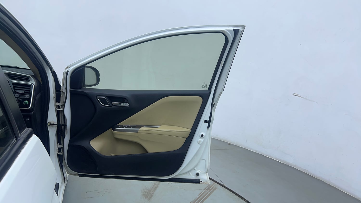Used 2020 Honda City ZX CVT Petrol Petrol Automatic interior RIGHT FRONT DOOR OPEN VIEW