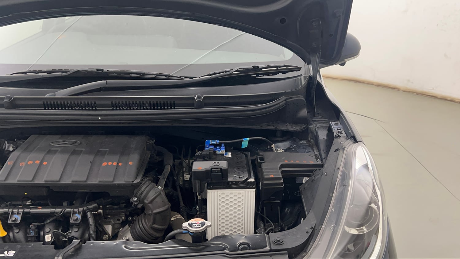 Used 2026 Hyundai Grand i10 Nios Sportz 1.2 Kappa VTVT Petrol Manual engine ENGINE LEFT SIDE HINGE & APRON VIEW