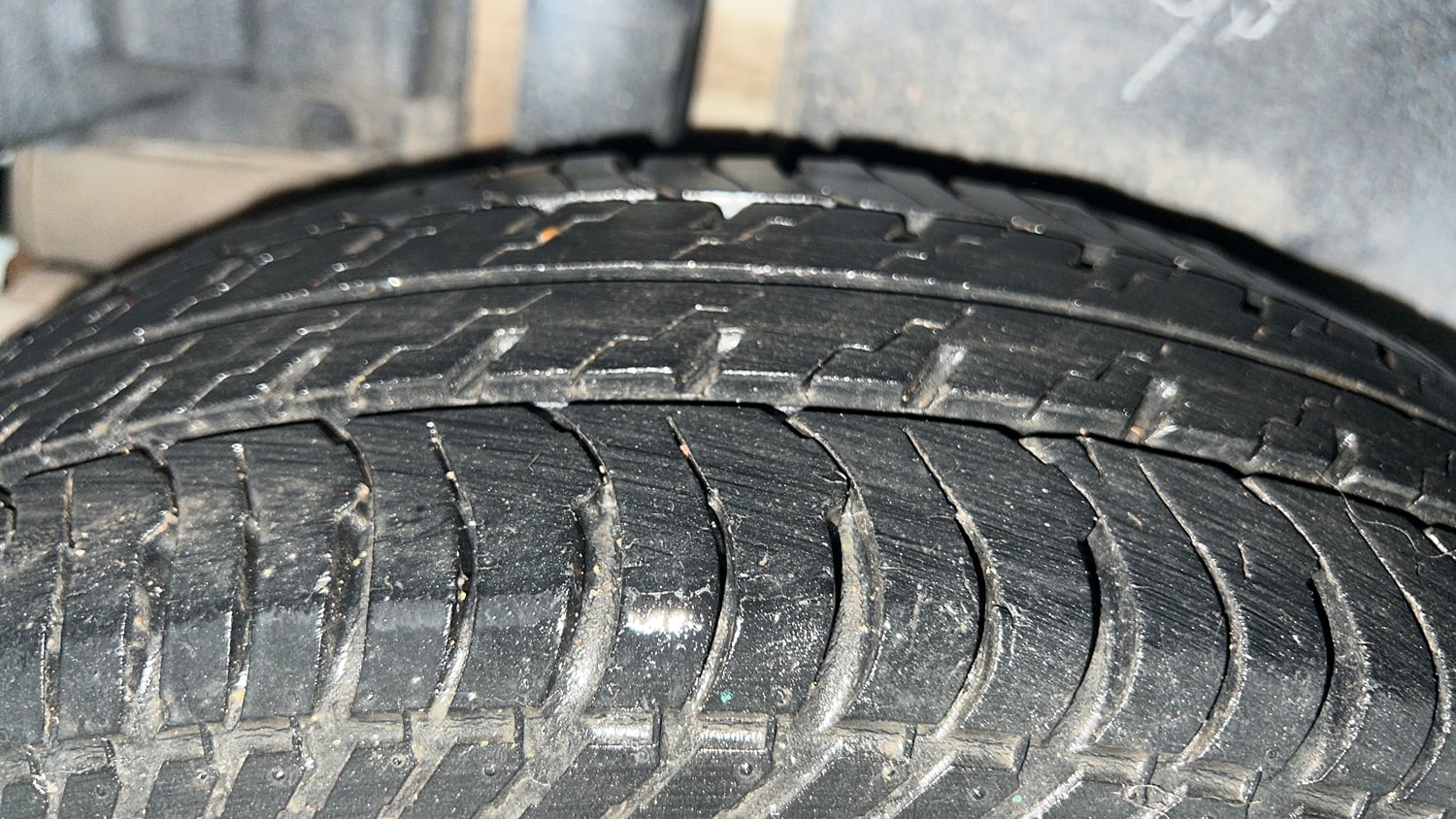 Used 2016 Maruti Suzuki Swift Dzire VDI Diesel Manual tyres RIGHT REAR TYRE TREAD VIEW