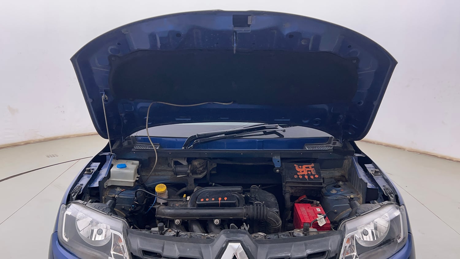 Used 2018 Renault Kwid CLIMBER 1.0 Petrol Manual engine ENGINE & BONNET OPEN FRONT VIEW