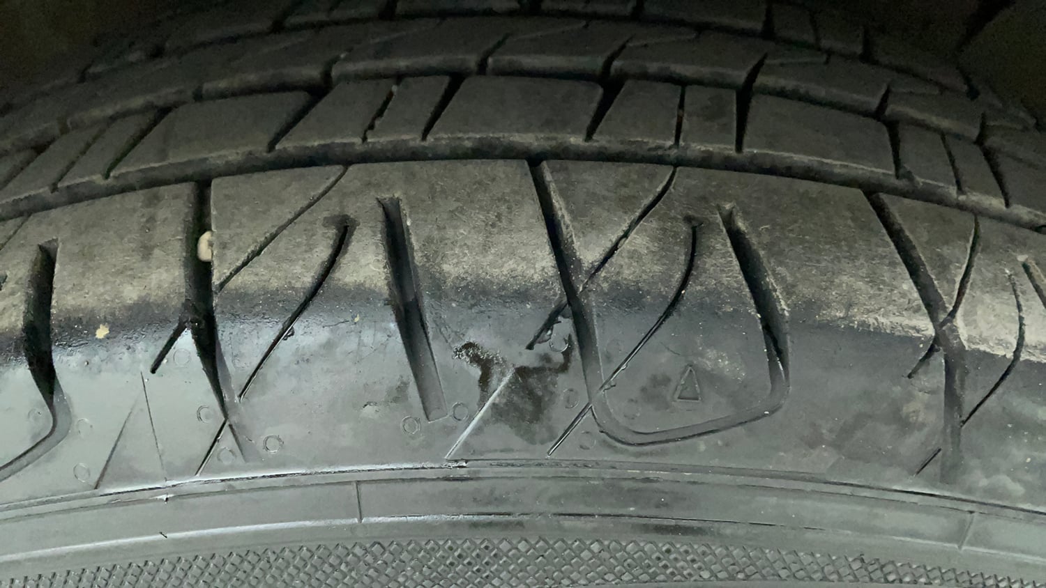 Used 2016 Hyundai Creta 1.6 SX Plus AT Petrol Petrol Automatic tyres RIGHT FRONT TYRE TREAD VIEW