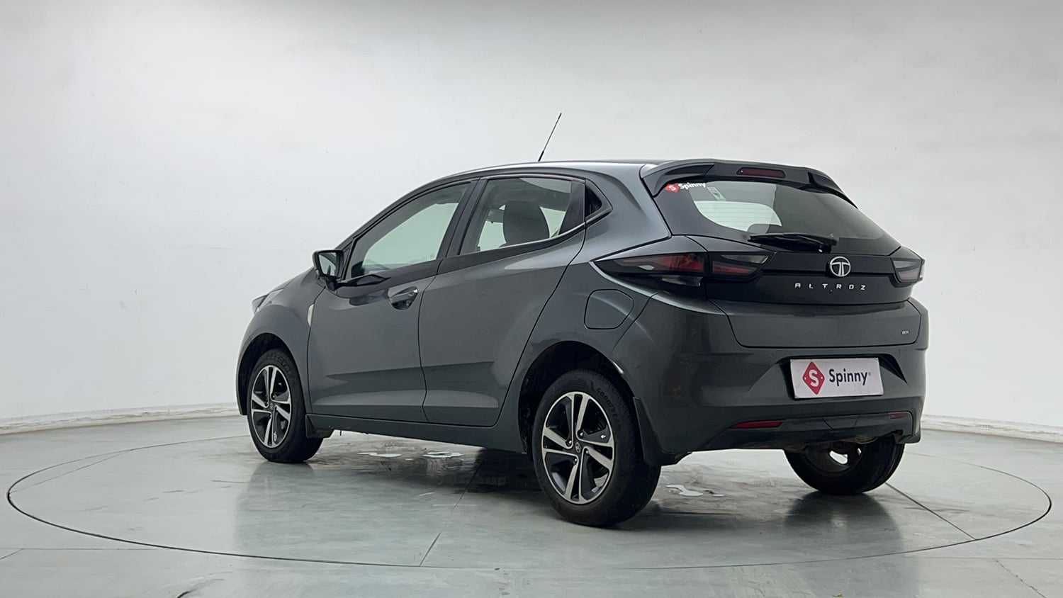 Used 2025 Tata Altroz XZA Petrol Petrol Automatic exterior LEFT REAR CORNER VIEW