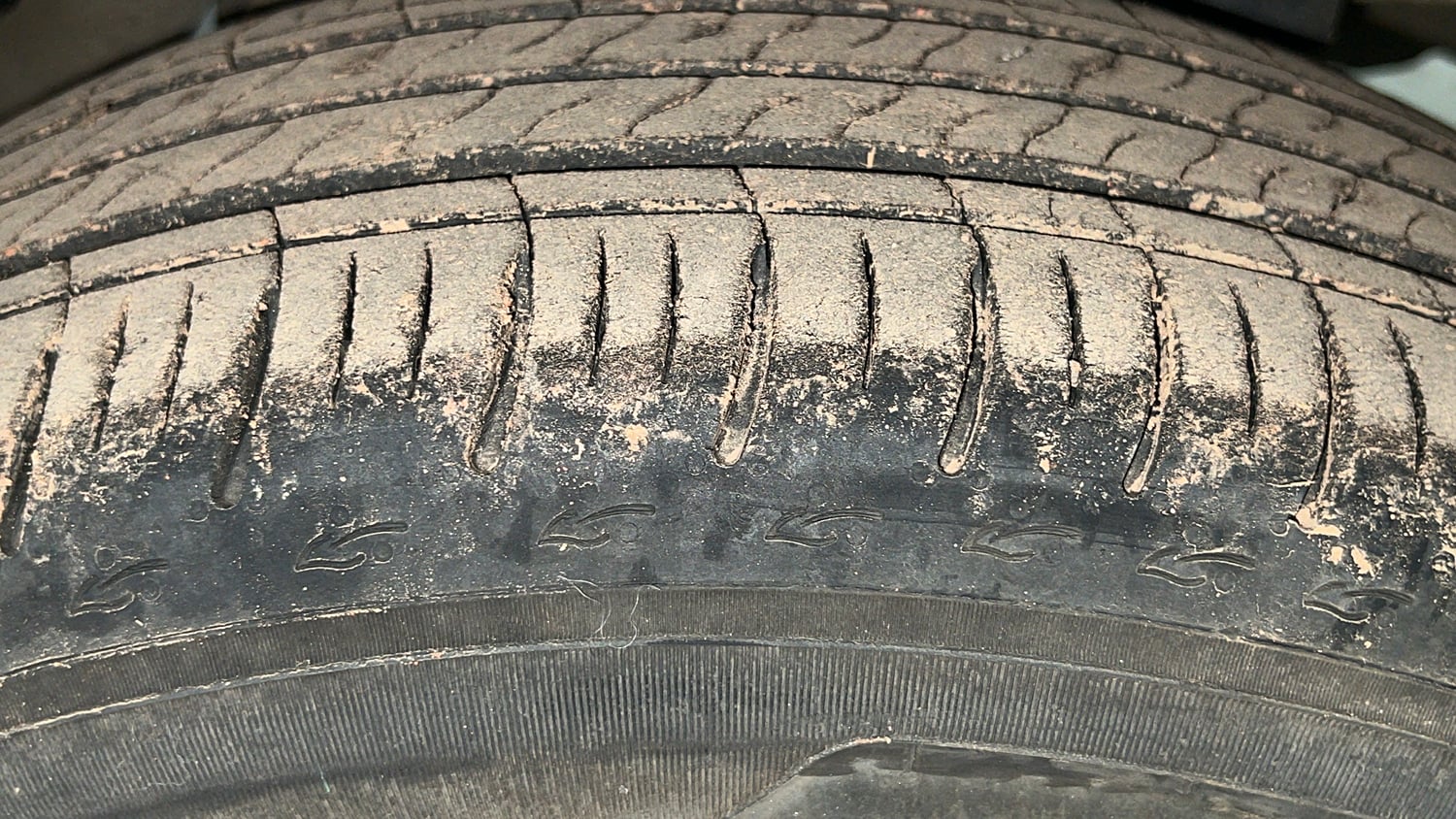 Used 2018 Mahindra KUV100 NXT K6 Plus 6 STR Petrol Manual tyres LEFT REAR TYRE TREAD VIEW