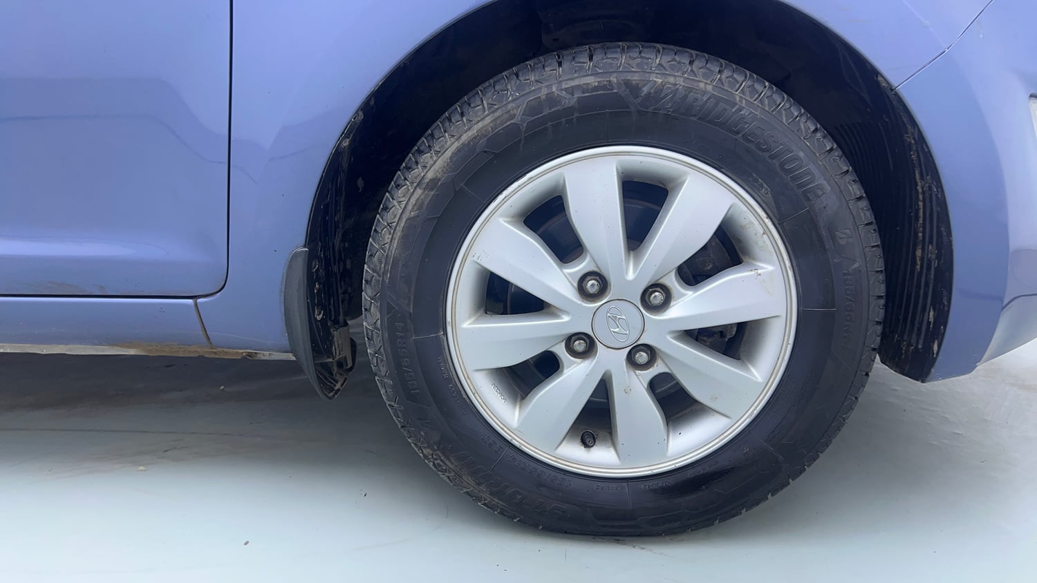 Used 2012 Hyundai i20 Sportz 1.2 Petrol Manual tyres RIGHT FRONT TYRE RIM VIEW
