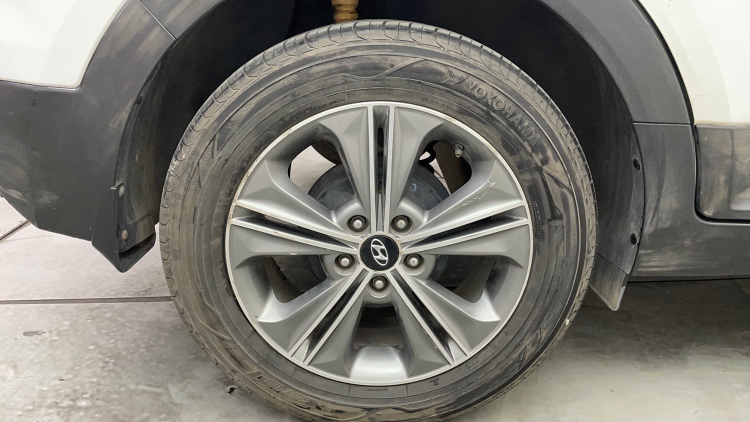 Used 2017 Hyundai Creta 1.6 SX Plus AT Petrol Petrol Automatic tyres RIGHT REAR TYRE RIM VIEW