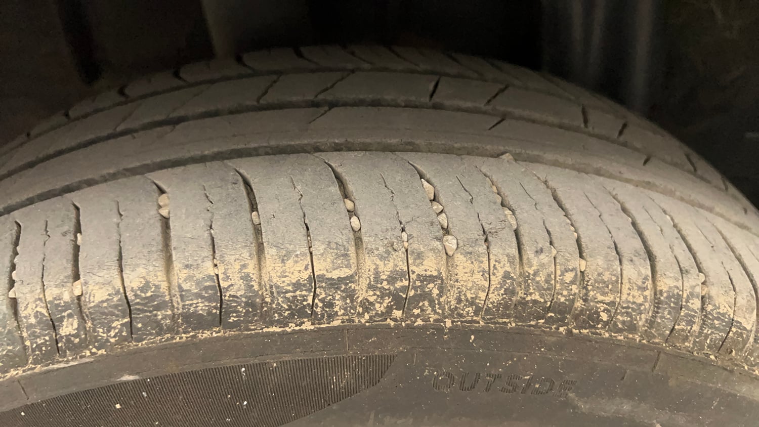 Used 2023 Renault Triber RXZ Petrol Manual tyres RIGHT REAR TYRE TREAD VIEW