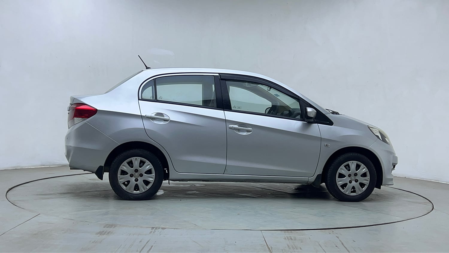 Used 2013 Honda Amaze 1.2 S i-VTEC Petrol Manual exterior RIGHT SIDE VIEW