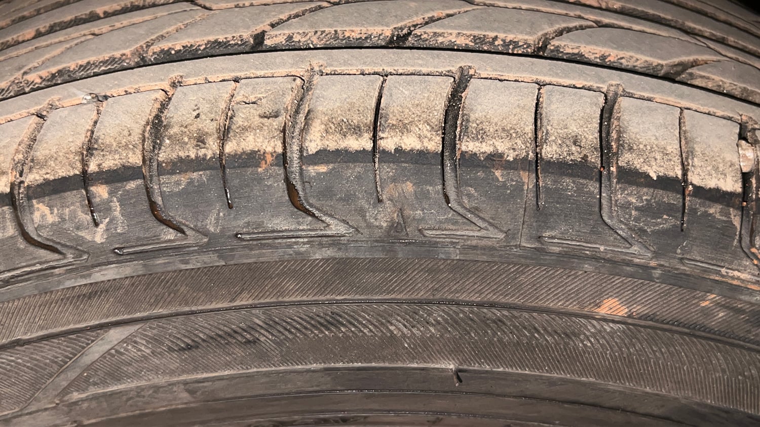 Used 2021 Ford EcoSport S MT 1.5 Ti-VCT Petrol Manual tyres RIGHT FRONT TYRE TREAD VIEW