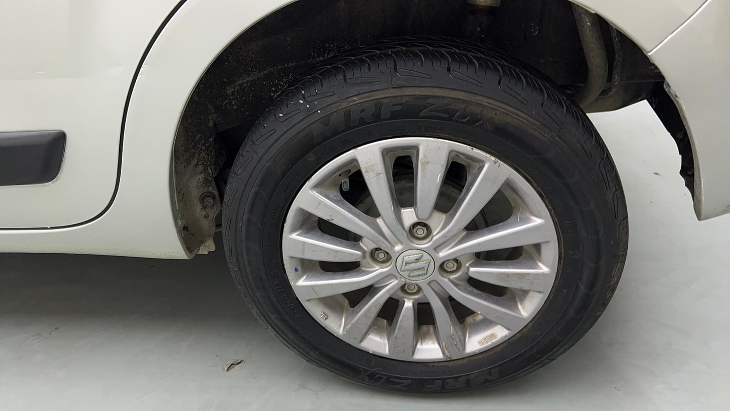 Used 2019 Maruti Suzuki Wagon R VXi 1.2 Petrol Manual tyres LEFT REAR TYRE RIM VIEW