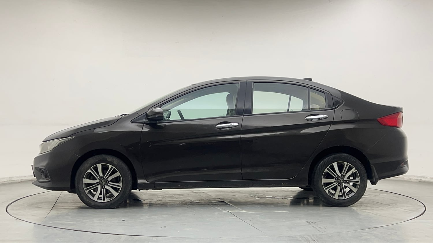 Used 2017 Honda City V Petrol Petrol Manual exterior LEFT SIDE VIEW