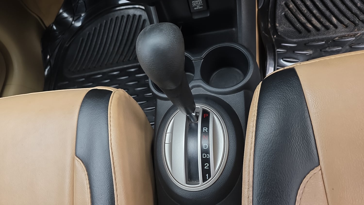 Used 2015 Honda Brio VX AT Petrol Automatic interior GEAR  KNOB VIEW