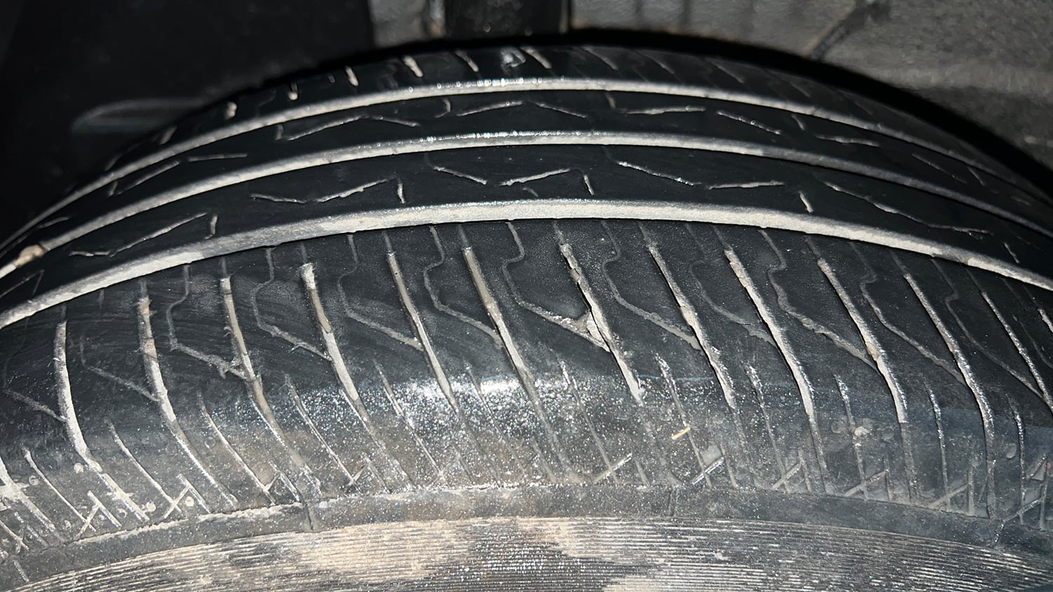 Used 2024 Tata Punch Accomplished iCNG Cng Manual tyres RIGHT REAR TYRE TREAD VIEW