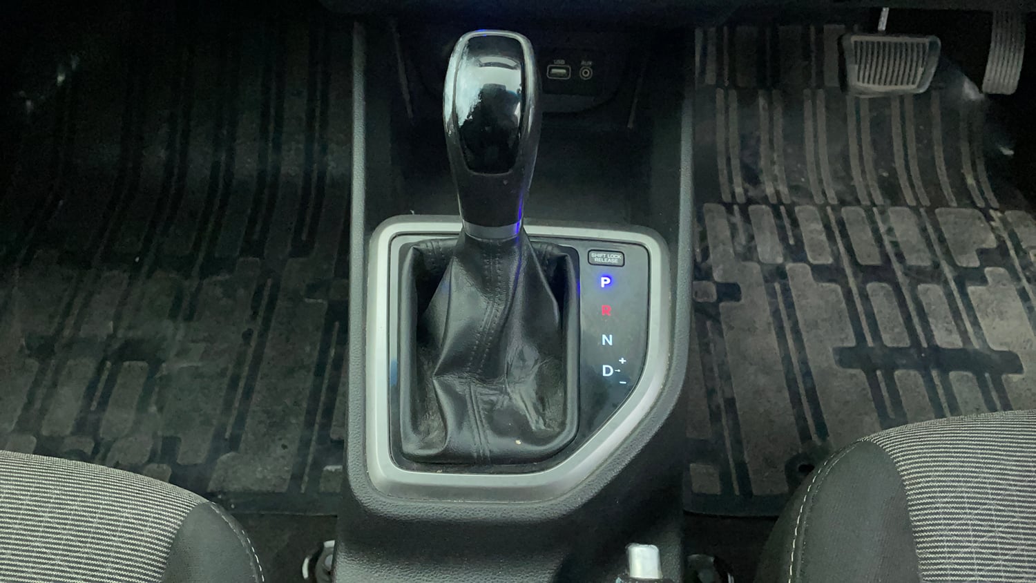 Used 2016 Hyundai Creta 1.6 SX Plus AT Petrol Petrol Automatic interior GEAR  KNOB VIEW