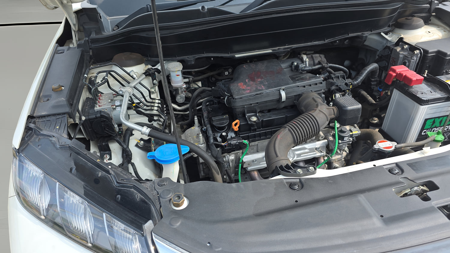 Used 2023 Maruti Suzuki Grand Vitara Zeta Smart Hybrid Petrol Manual engine ENGINE RIGHT SIDE VIEW