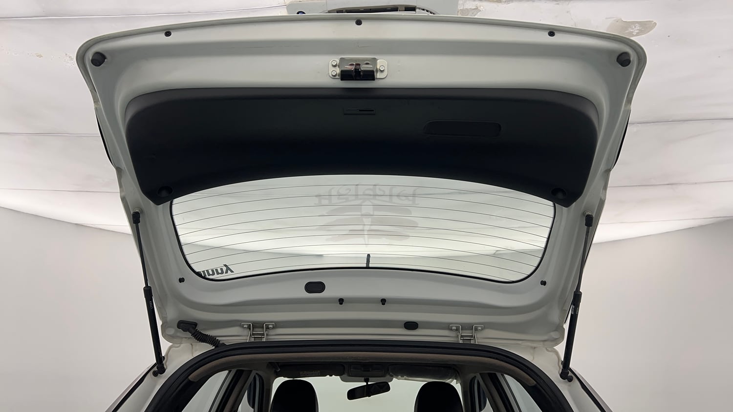 Used 2020 Hyundai Elite i20 Sportz Plus 1.2 Petrol Manual interior DICKY DOOR OPEN VIEW