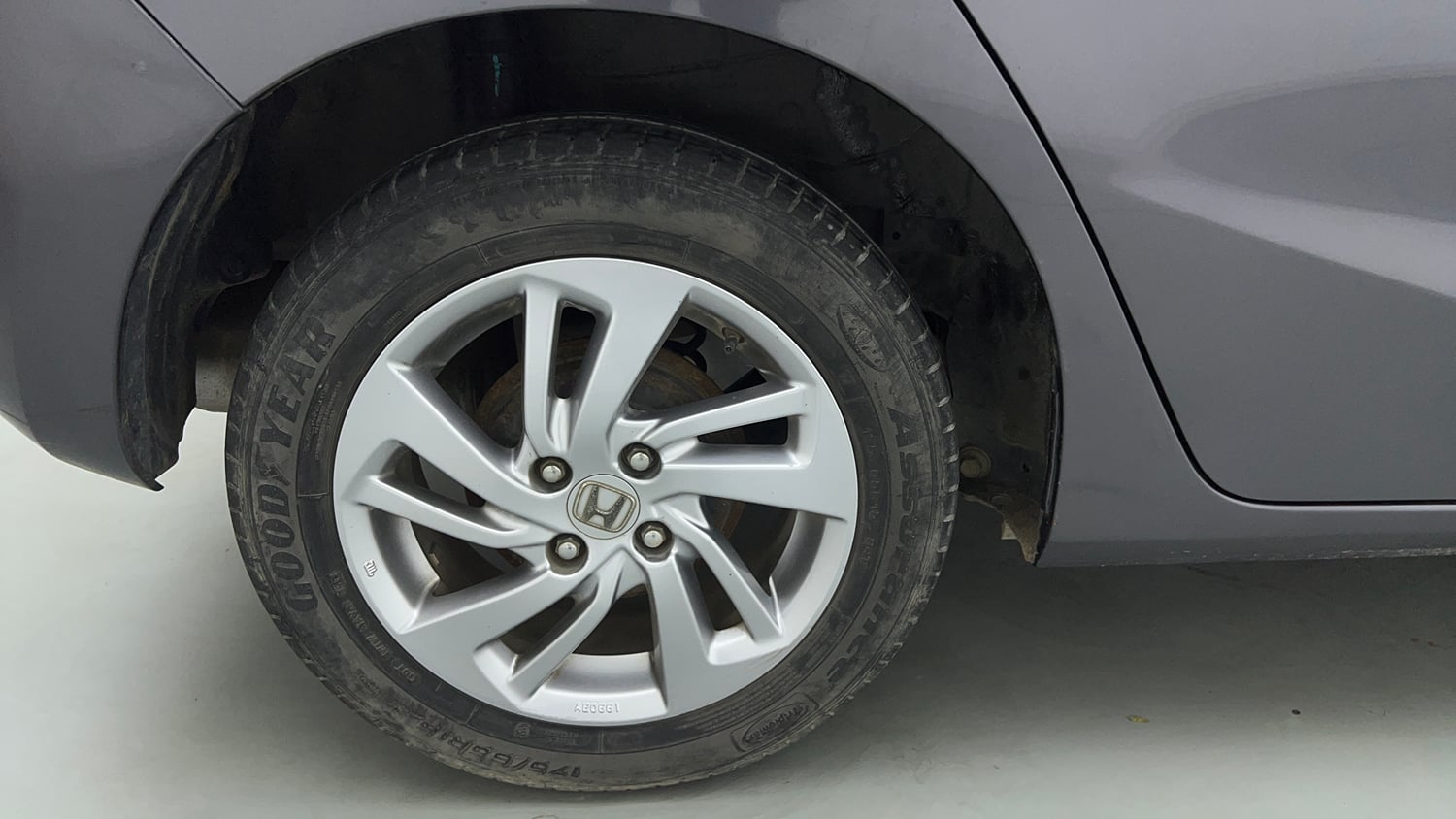 Used 2019 Honda Jazz VX Petrol Petrol Manual tyres RIGHT REAR TYRE RIM VIEW