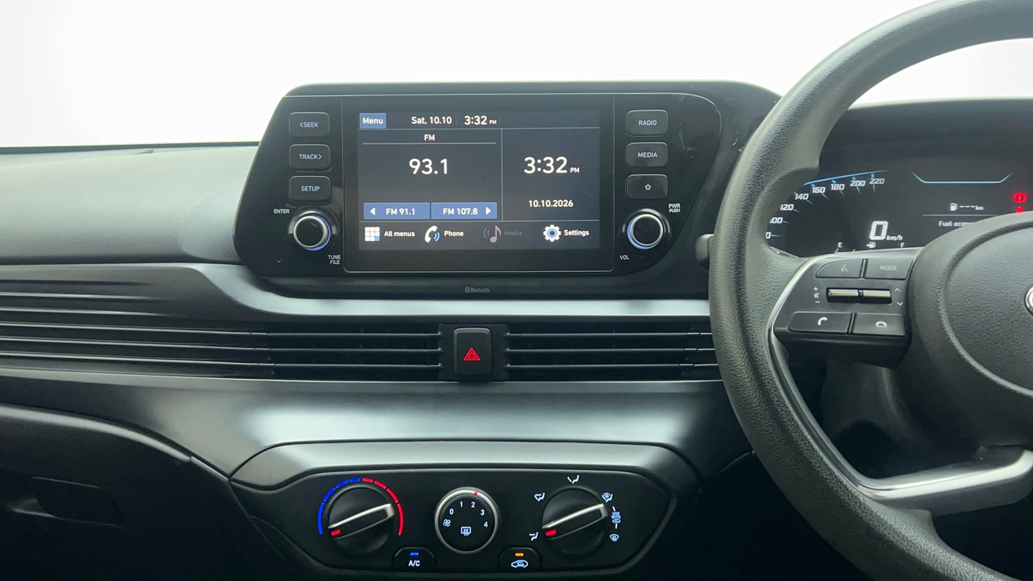 Used 2021 Hyundai i20 Sportz 1.2 MT Petrol Manual top_features Integrated (in-dash) music system