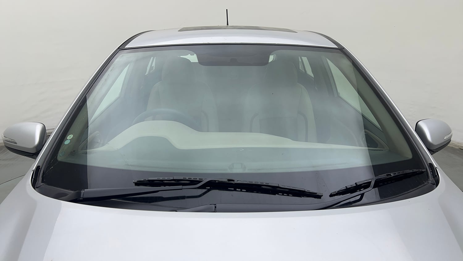 Used 2018 Hyundai Elite i20 Asta 1.2 (O) Petrol Manual exterior FRONT WINDSHIELD VIEW