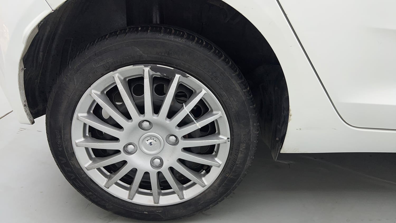 Used 2021 Tata Altroz XT Petrol Petrol Manual tyres RIGHT REAR TYRE RIM VIEW
