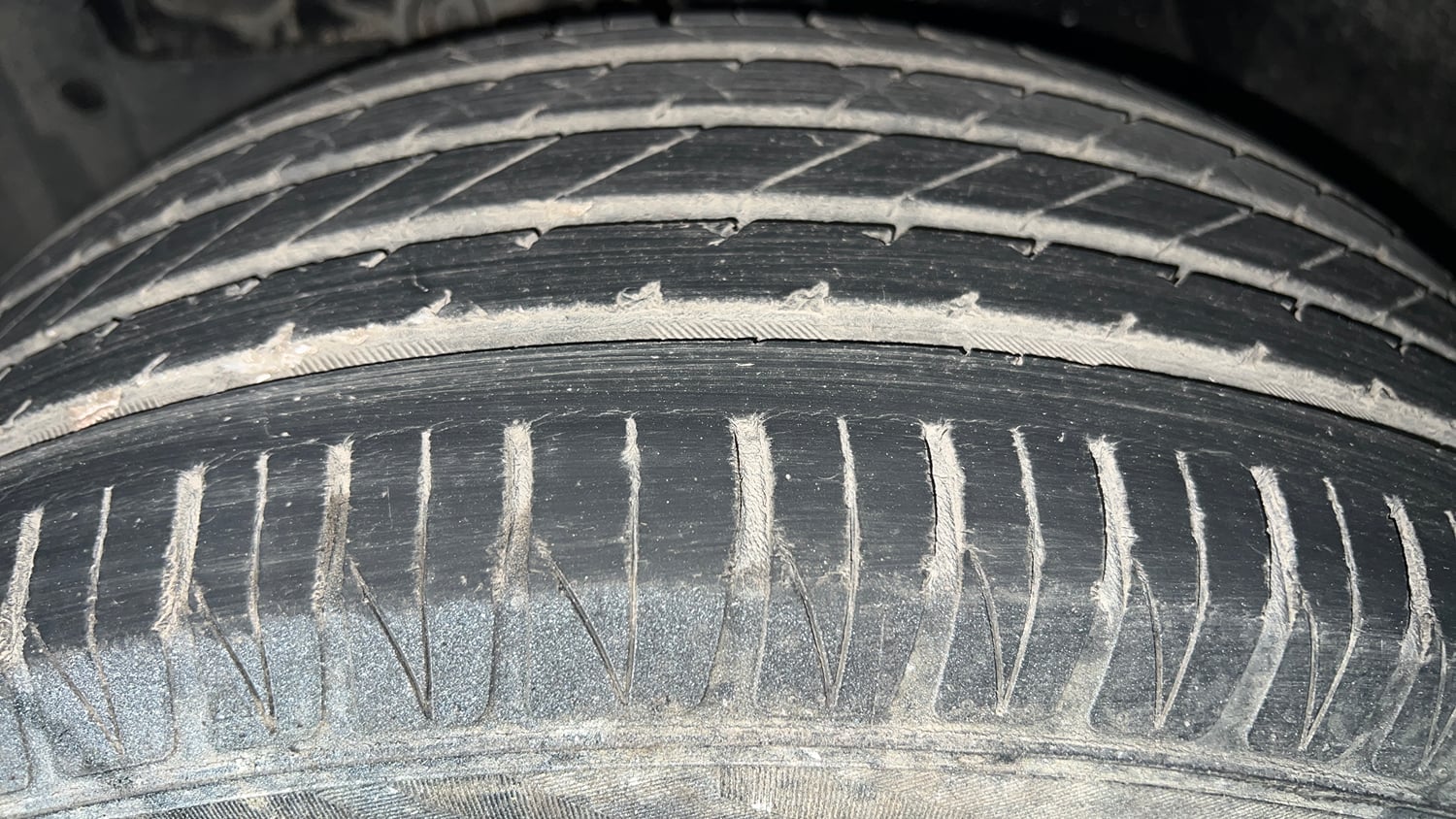 Used 2021 maruti-suzuki Vitara Brezza ZXi Plus Petrol Manual tyres LEFT FRONT TYRE TREAD VIEW