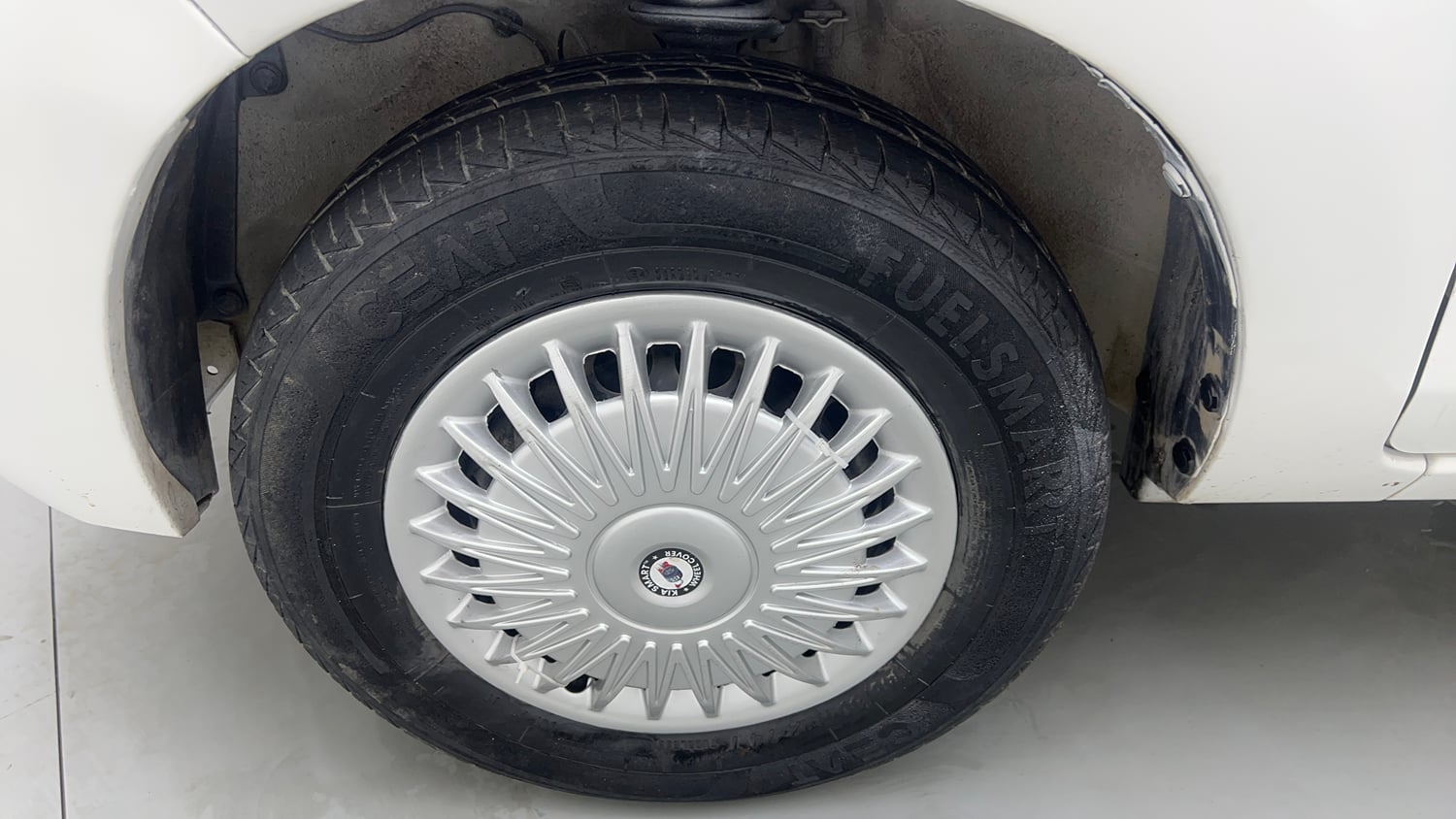 Used 2021 Maruti Suzuki Alto 800 LXi Petrol Manual tyres LEFT FRONT TYRE RIM VIEW