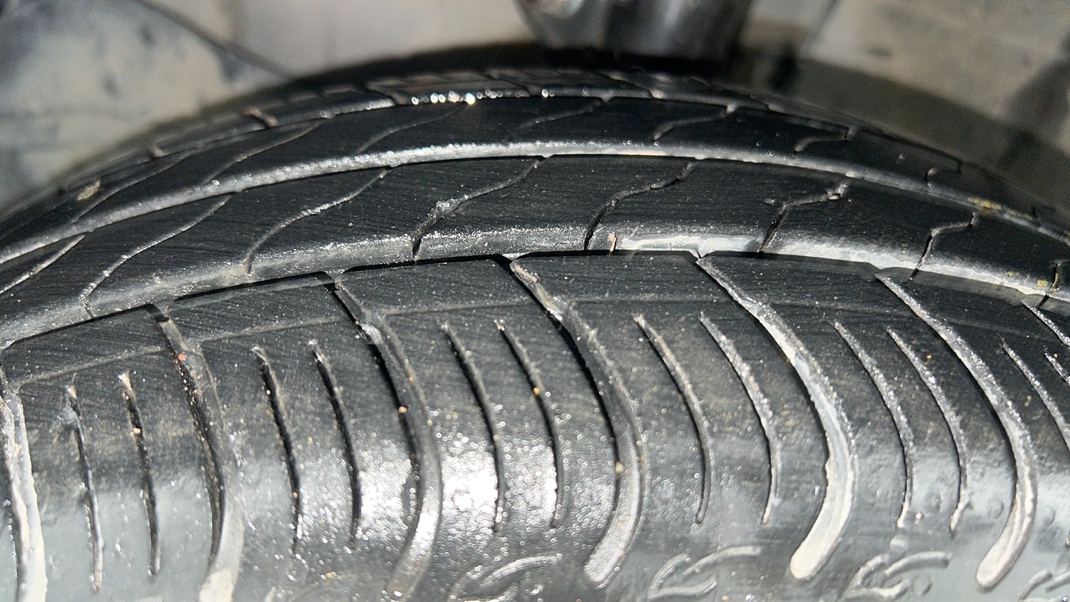 Used 2016 Honda Amaze 1.2 SX i-VTEC Petrol Manual tyres LEFT FRONT TYRE TREAD VIEW