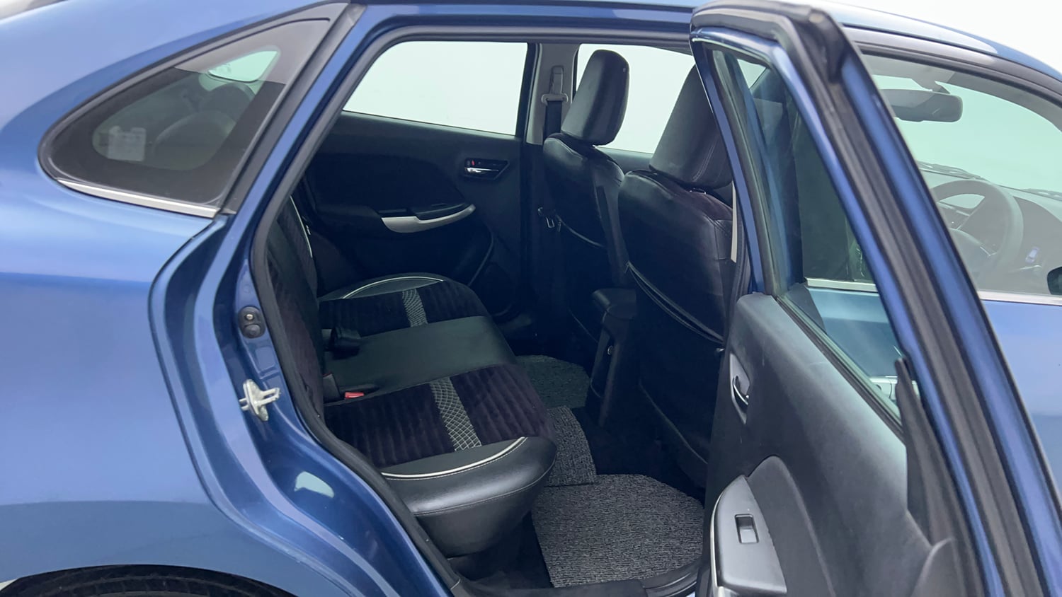 Used 2015 Maruti Suzuki Baleno Zeta 1.2 Petrol Manual interior RIGHT SIDE REAR DOOR CABIN VIEW