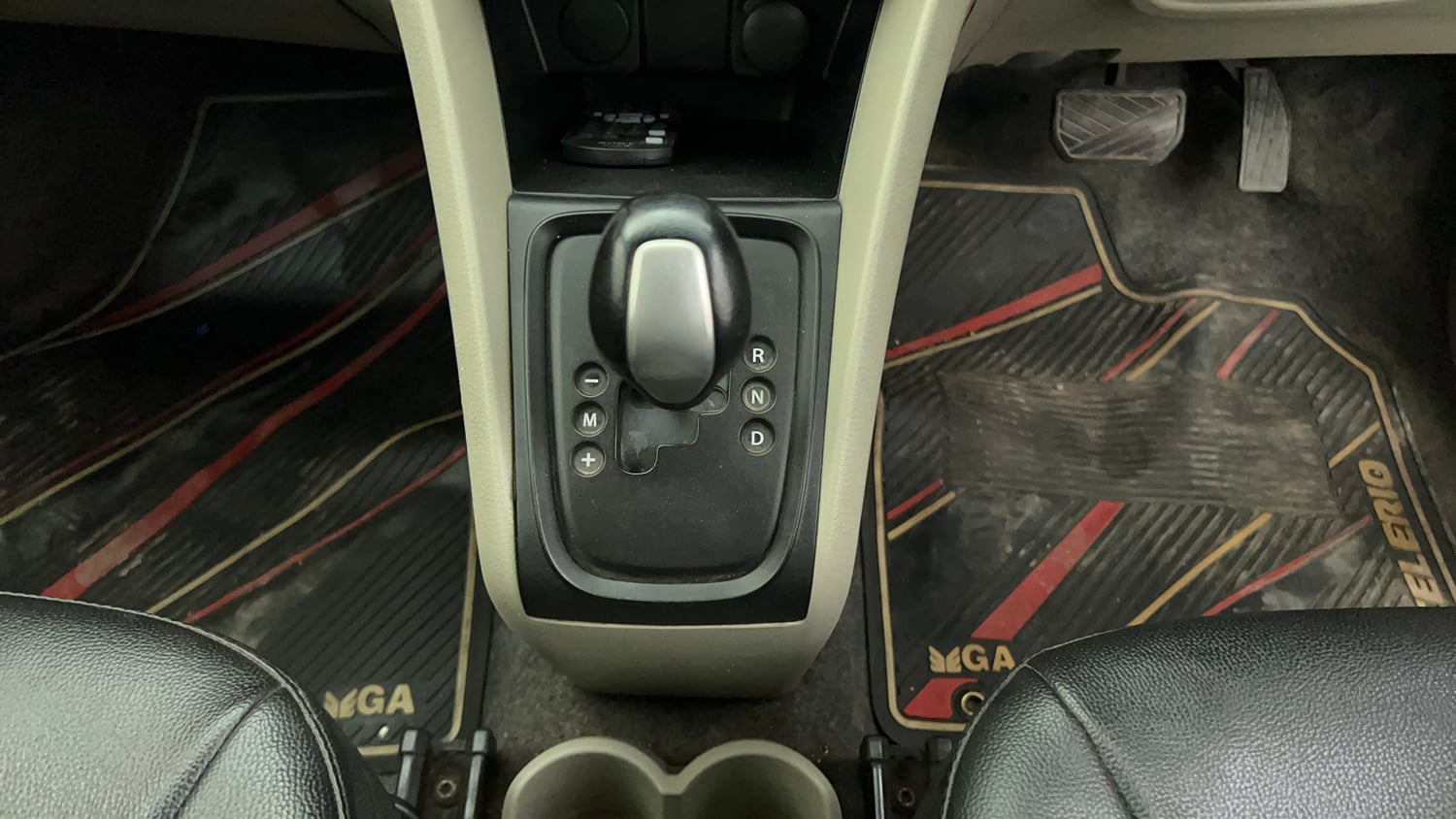 Used 2017 Maruti Suzuki Celerio VXi AMT Petrol Automatic interior GEAR  KNOB VIEW