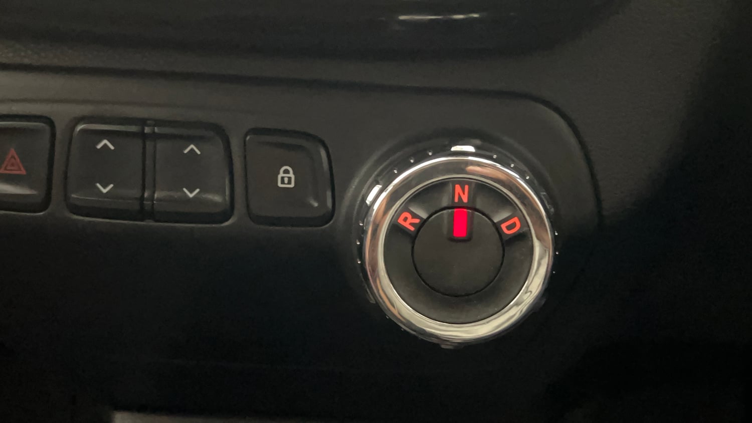 Used 2017 Renault Kwid 1.0 RXT AMT Opt Petrol Automatic interior GEAR  KNOB VIEW