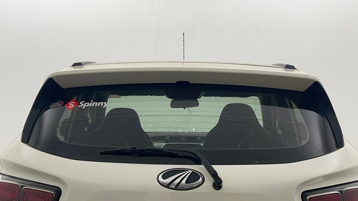 Used 2018 Mahindra KUV100 NXT K6 Plus 6 STR Petrol Manual top_features Rear wiper