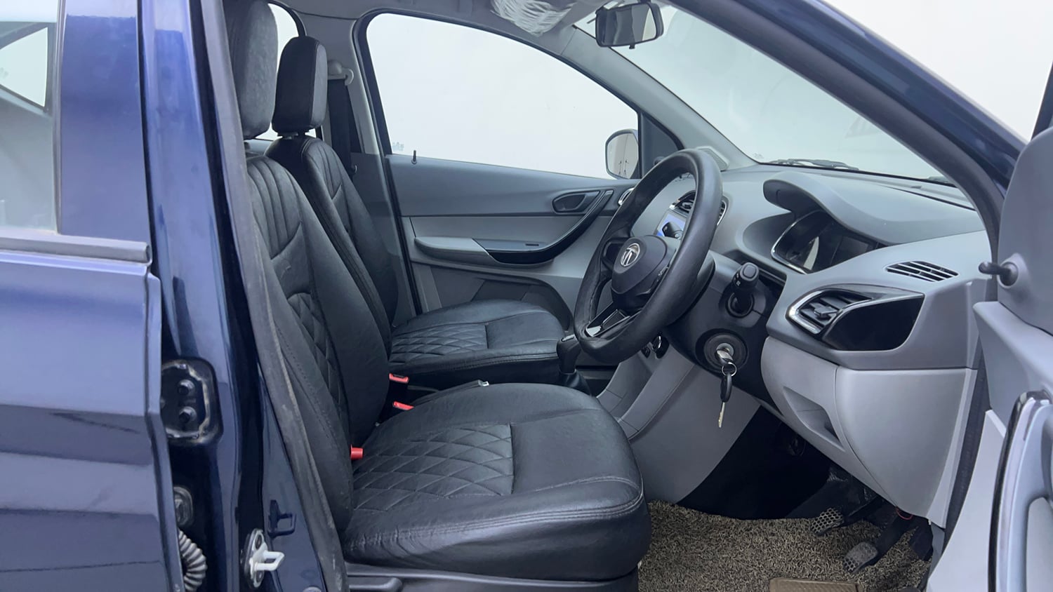Used 2021 Tata Tigor XM Petrol Manual interior RIGHT SIDE FRONT DOOR CABIN VIEW