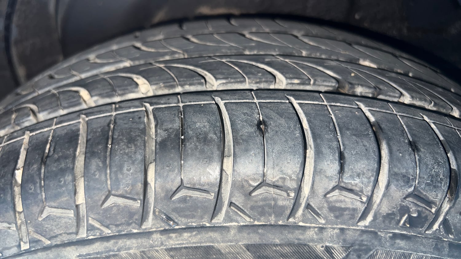 Used 2012 Hyundai i20 Sportz 1.2 Petrol Manual tyres LEFT REAR TYRE TREAD VIEW