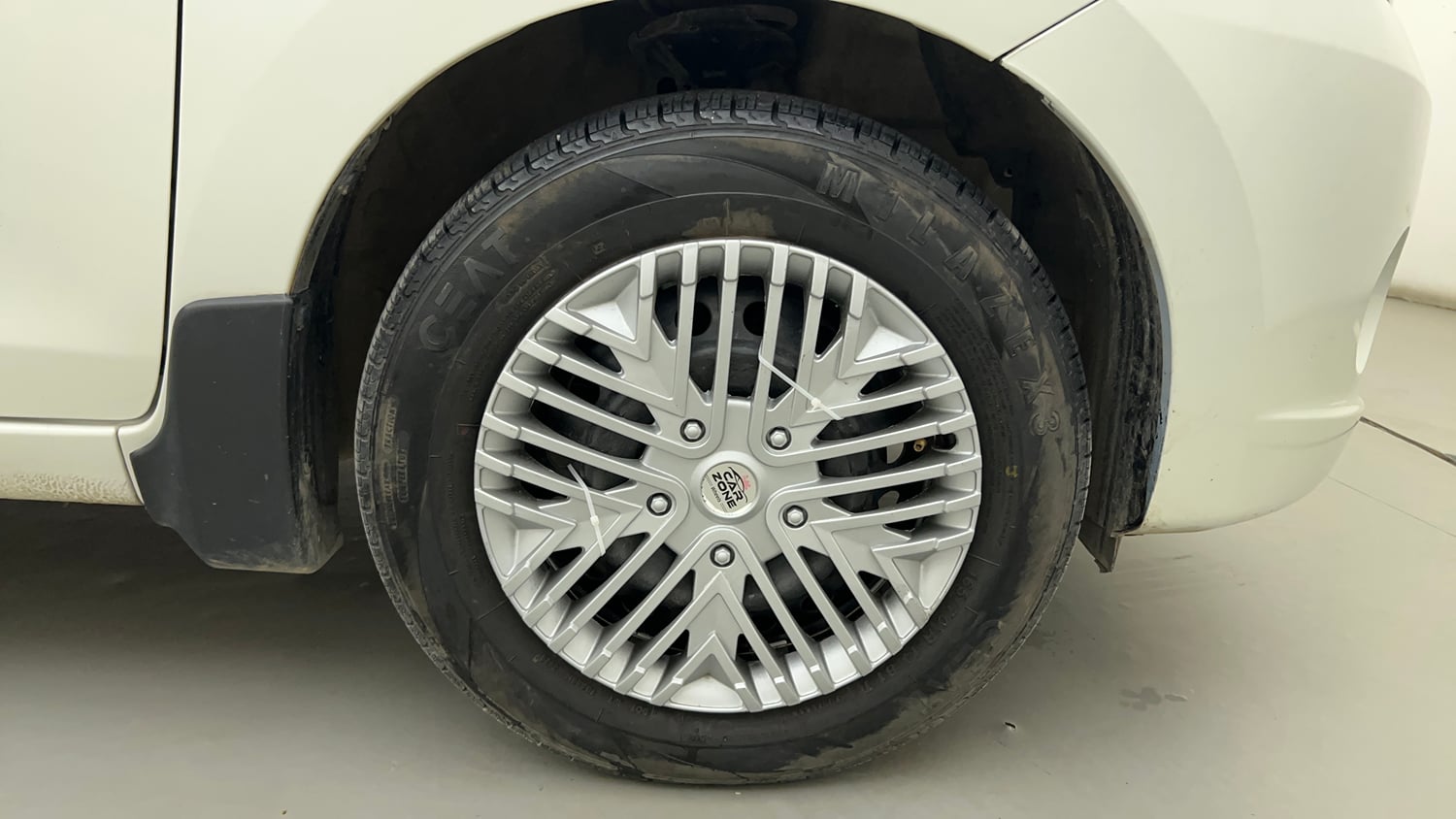 Used 2017 Maruti Suzuki Celerio VXi AMT Petrol Automatic tyres RIGHT FRONT TYRE RIM VIEW
