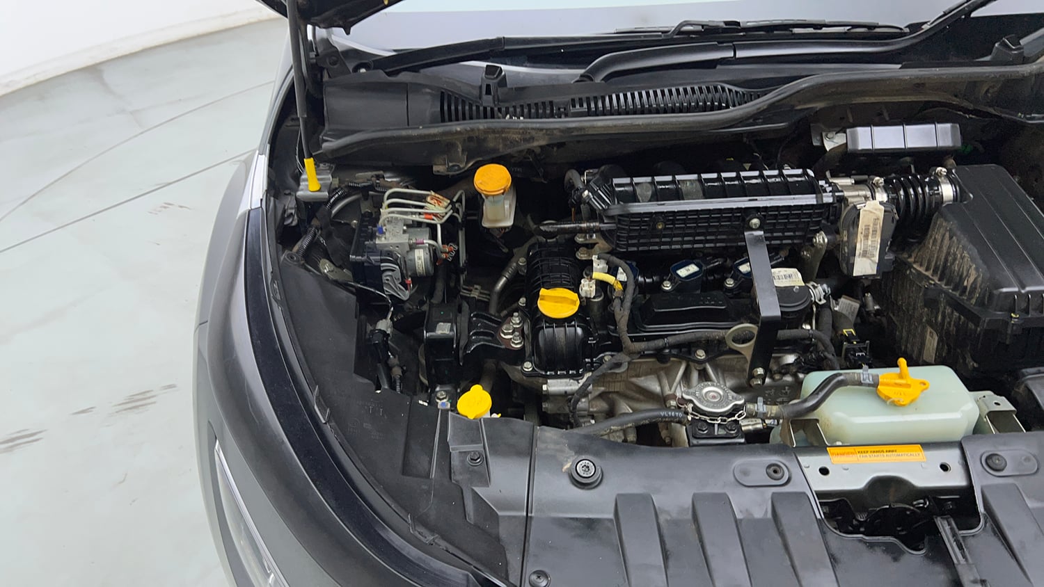 Used 2025 Tata Altroz XZA Petrol Petrol Automatic engine ENGINE RIGHT SIDE VIEW