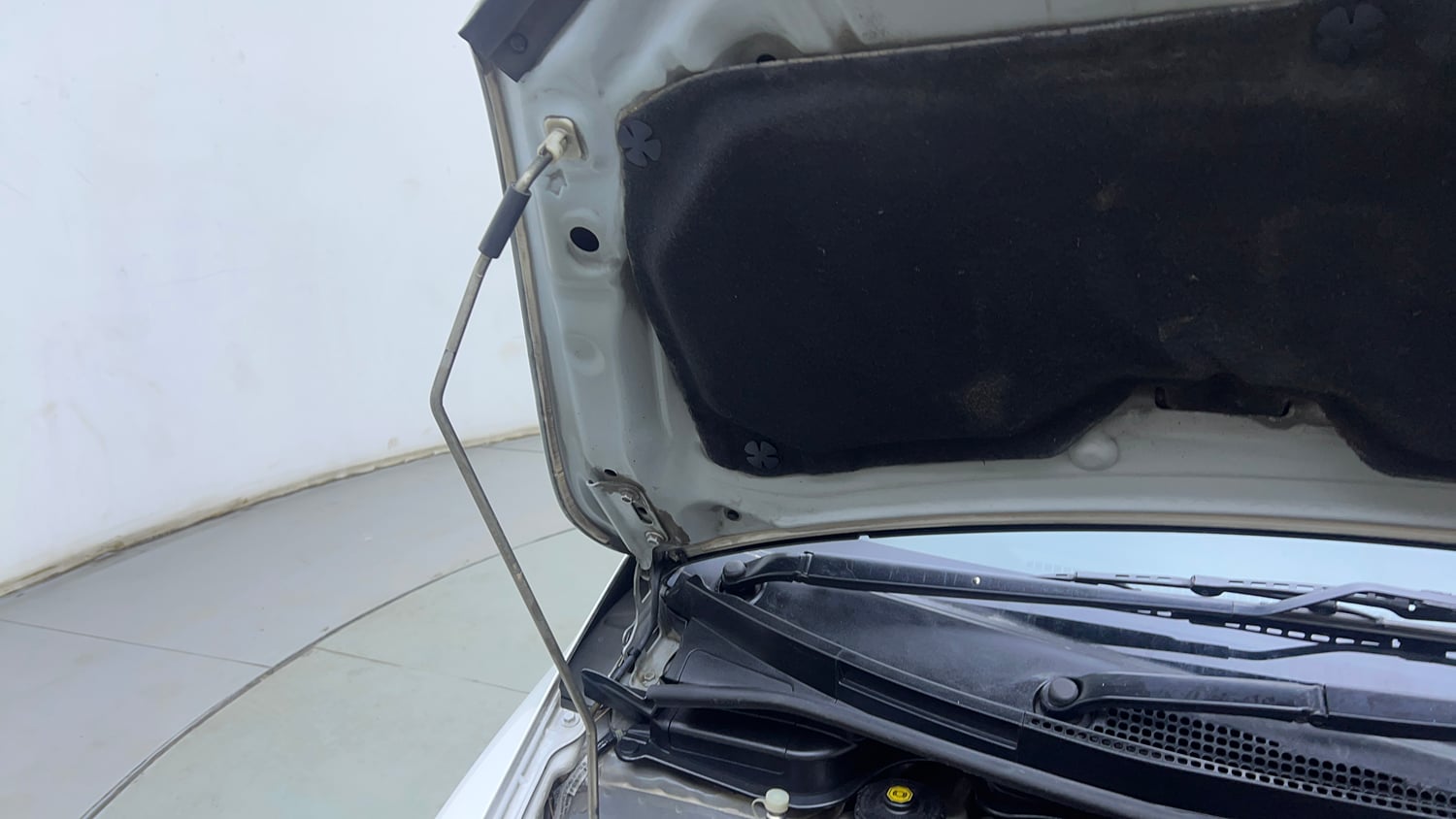 Used 2018 Honda Jazz VX CVT Petrol Petrol Automatic engine ENGINE RIGHT SIDE HINGE & APRON VIEW