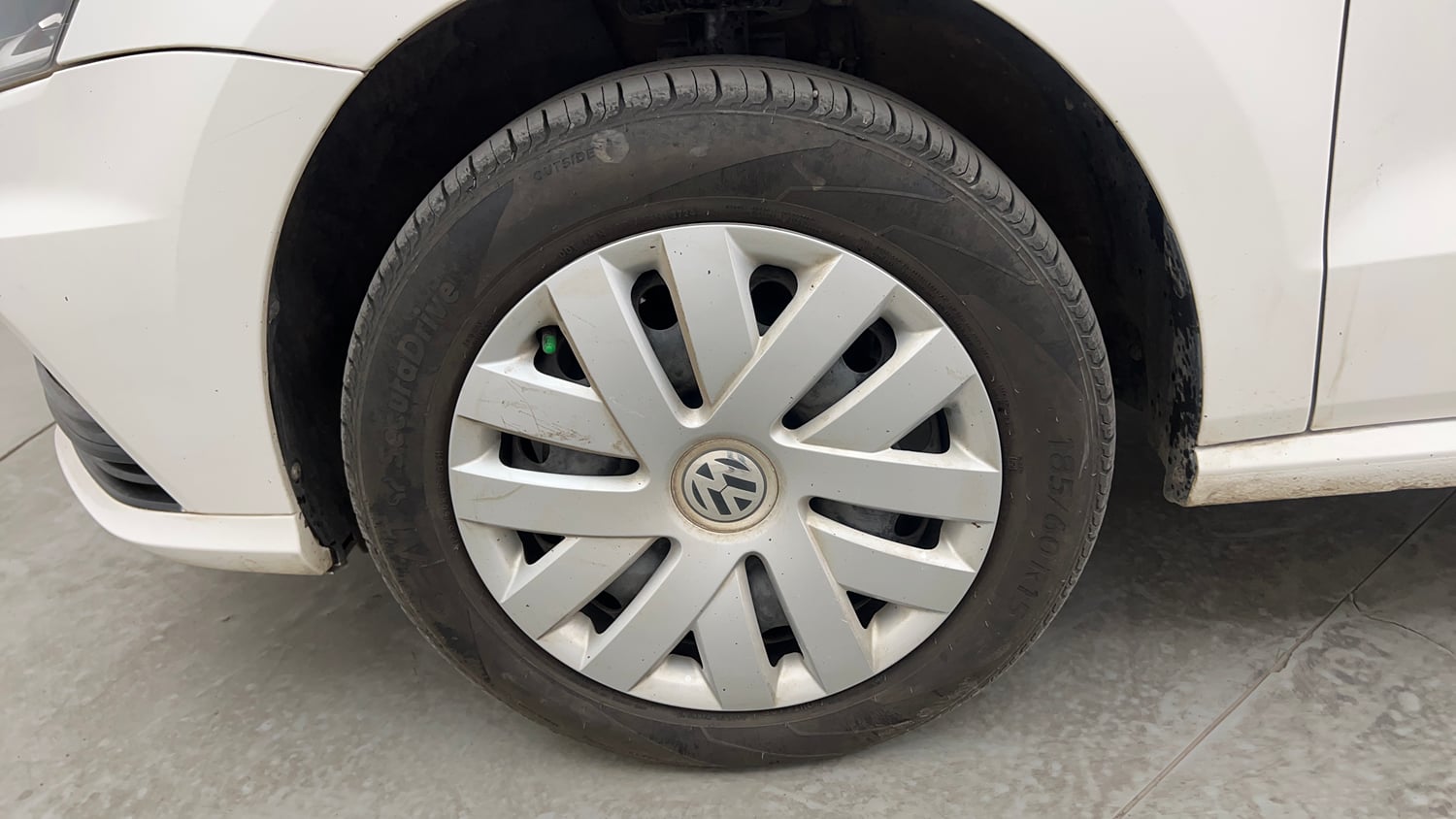 Used 2016 Volkswagen Ameo Comfortline 1.2L (P) Petrol Manual tyres LEFT FRONT TYRE RIM VIEW