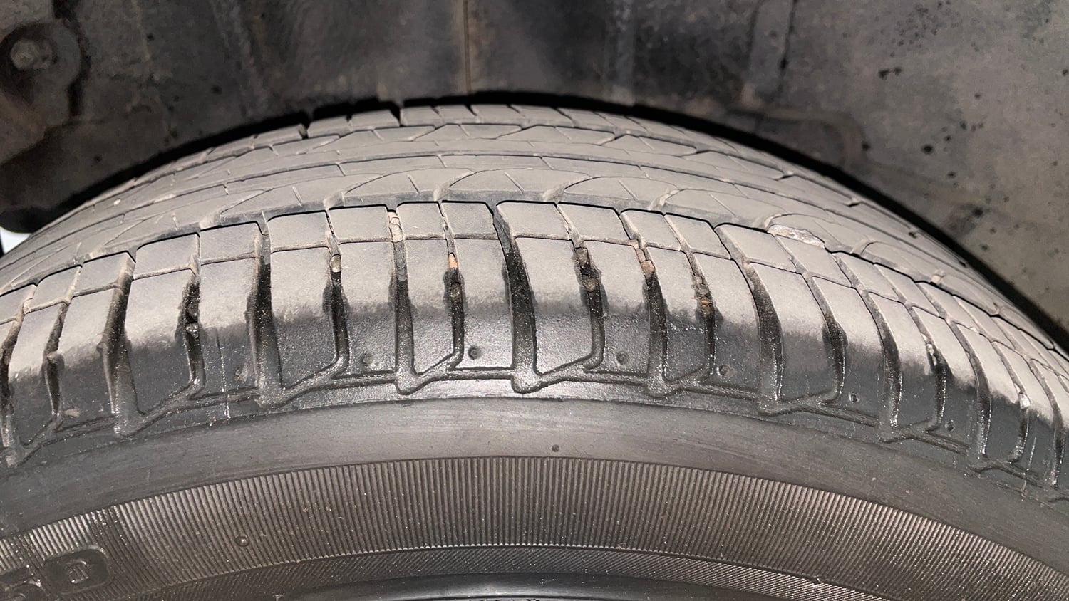 Used 2022 Tata Tigor XZA Plus Petrol Automatic tyres RIGHT REAR TYRE TREAD VIEW