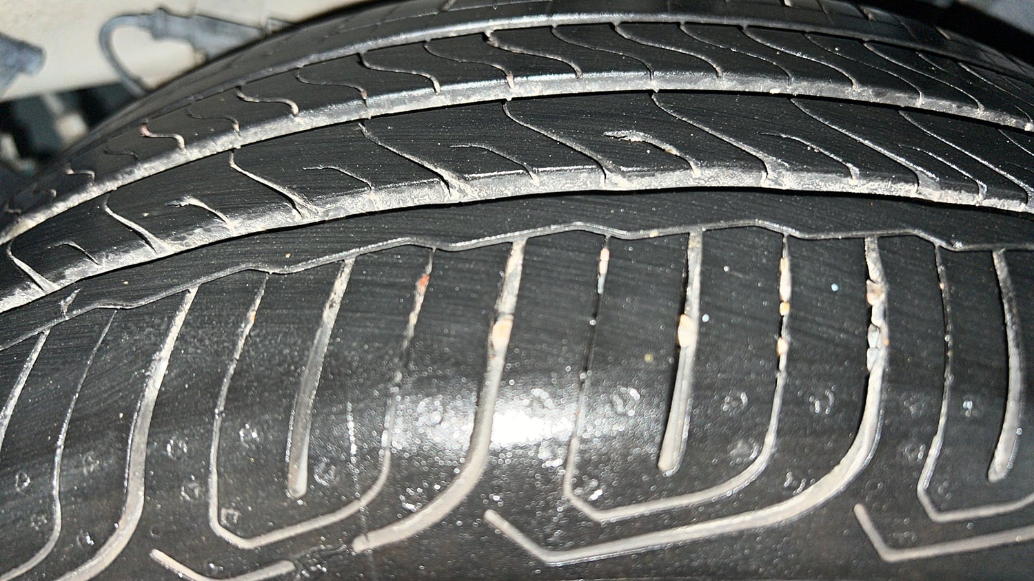 Used 2025 Tata Altroz Accomplished S Diesel 5MT Diesel Manual tyres LEFT REAR TYRE TREAD VIEW