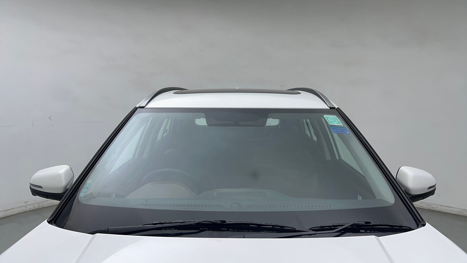 Used 2023 Hyundai Alcazar Signature (O) 7 STR 1.5 Petrol DCT Petrol Automatic exterior FRONT WINDSHIELD VIEW