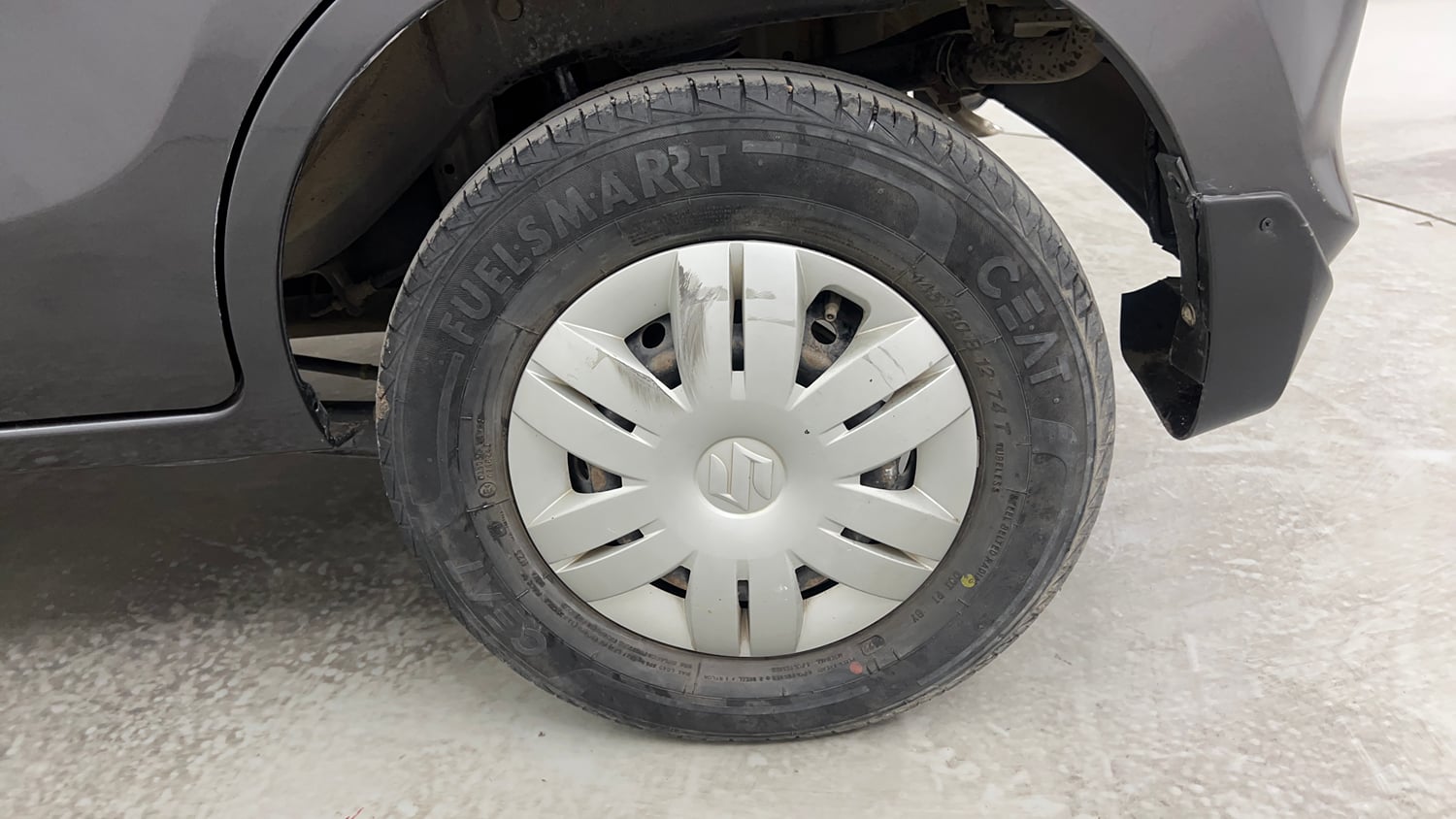 Used 2022 Maruti Suzuki Alto 800 VXi Petrol Manual tyres LEFT REAR TYRE RIM VIEW