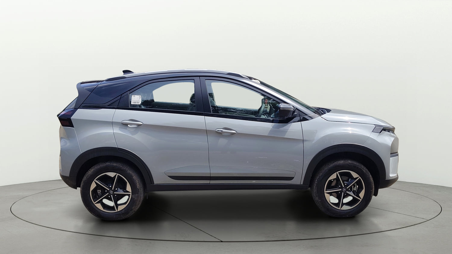 Used 2026 Tata Nexon Creative Plus (PS) 1.2 iCNG 6MT Dual Tone Cng Manual exterior RIGHT SIDE VIEW
