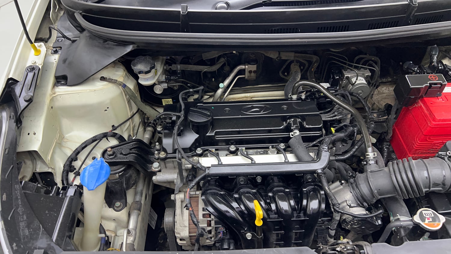Used 2016 Hyundai Elite i20 Sportz 1.2 Petrol Manual engine ENGINE RIGHT SIDE VIEW
