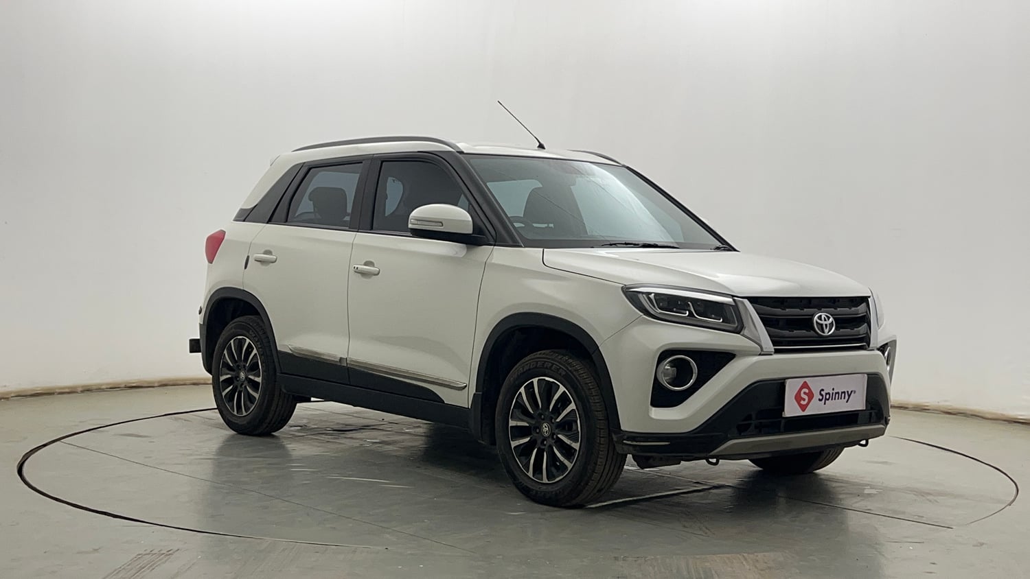 Used 2022 Toyota Urban Cruiser Premium Grade MT Petrol Manual exterior RIGHT FRONT CORNER VIEW
